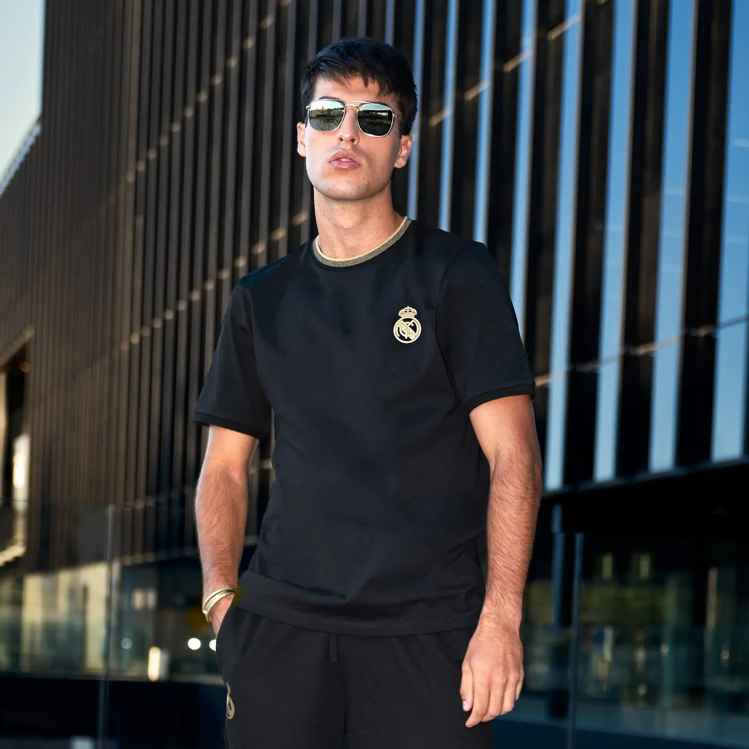 Camiseta Hombre Black & Gold