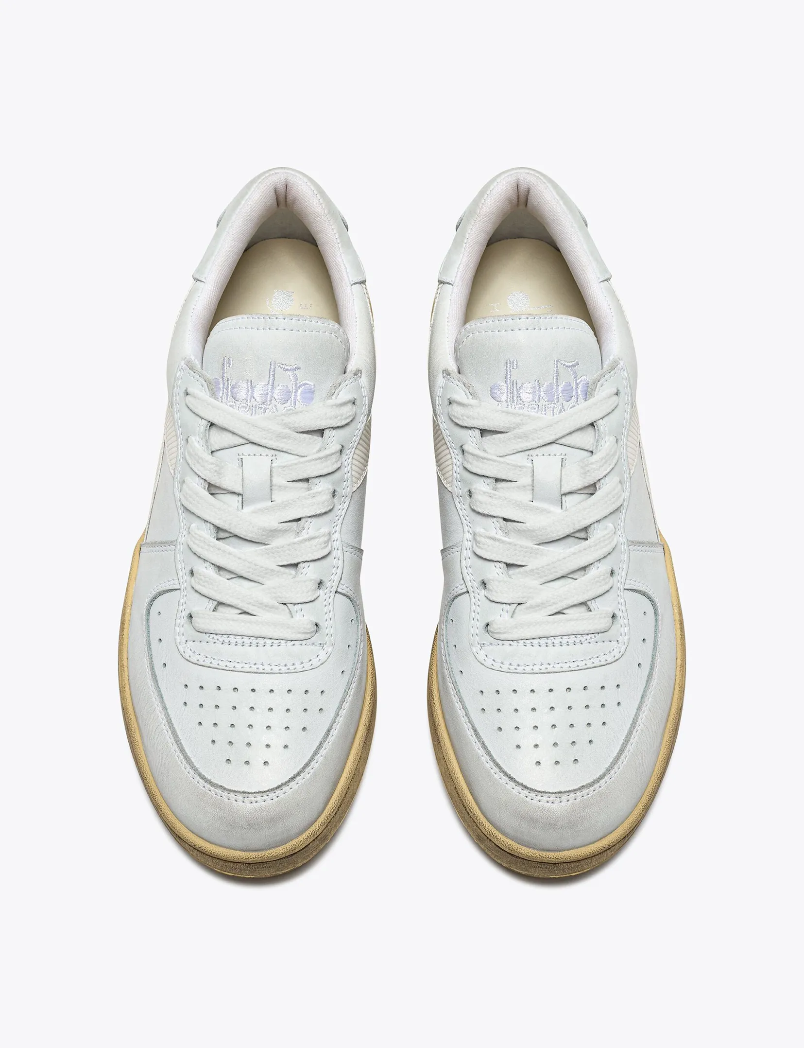 Mi Basket Low Used Sneaker, White/White