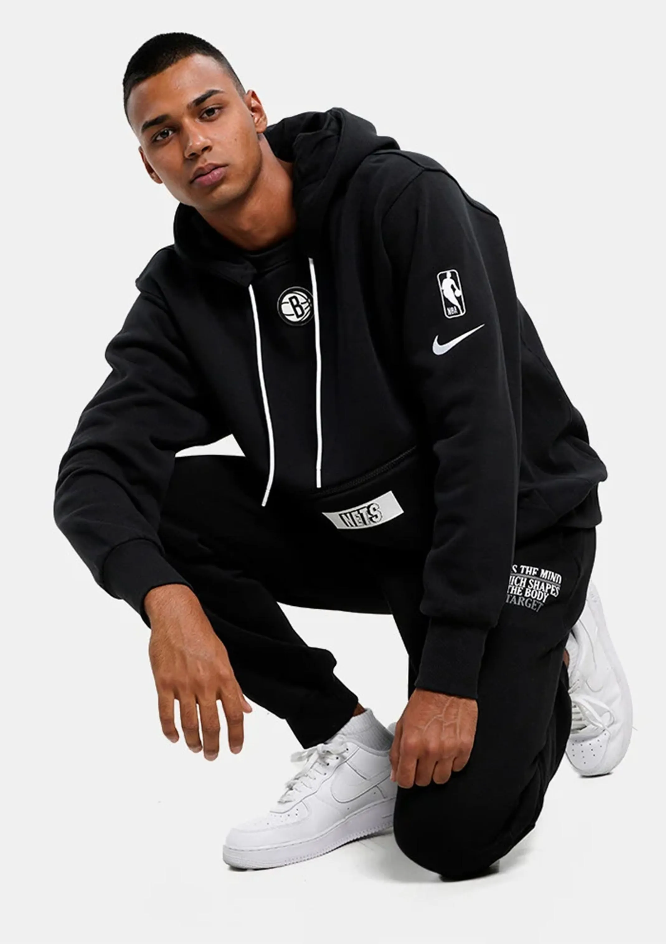 Nike Brooklyn Courtside NBA Hoodie Black <br> DN9143-010